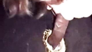 दोन सडपातळ श्यामला सेक्स भांडी मसाज पार्लर मध्ये एक मोठा कोंबडा हल्ला